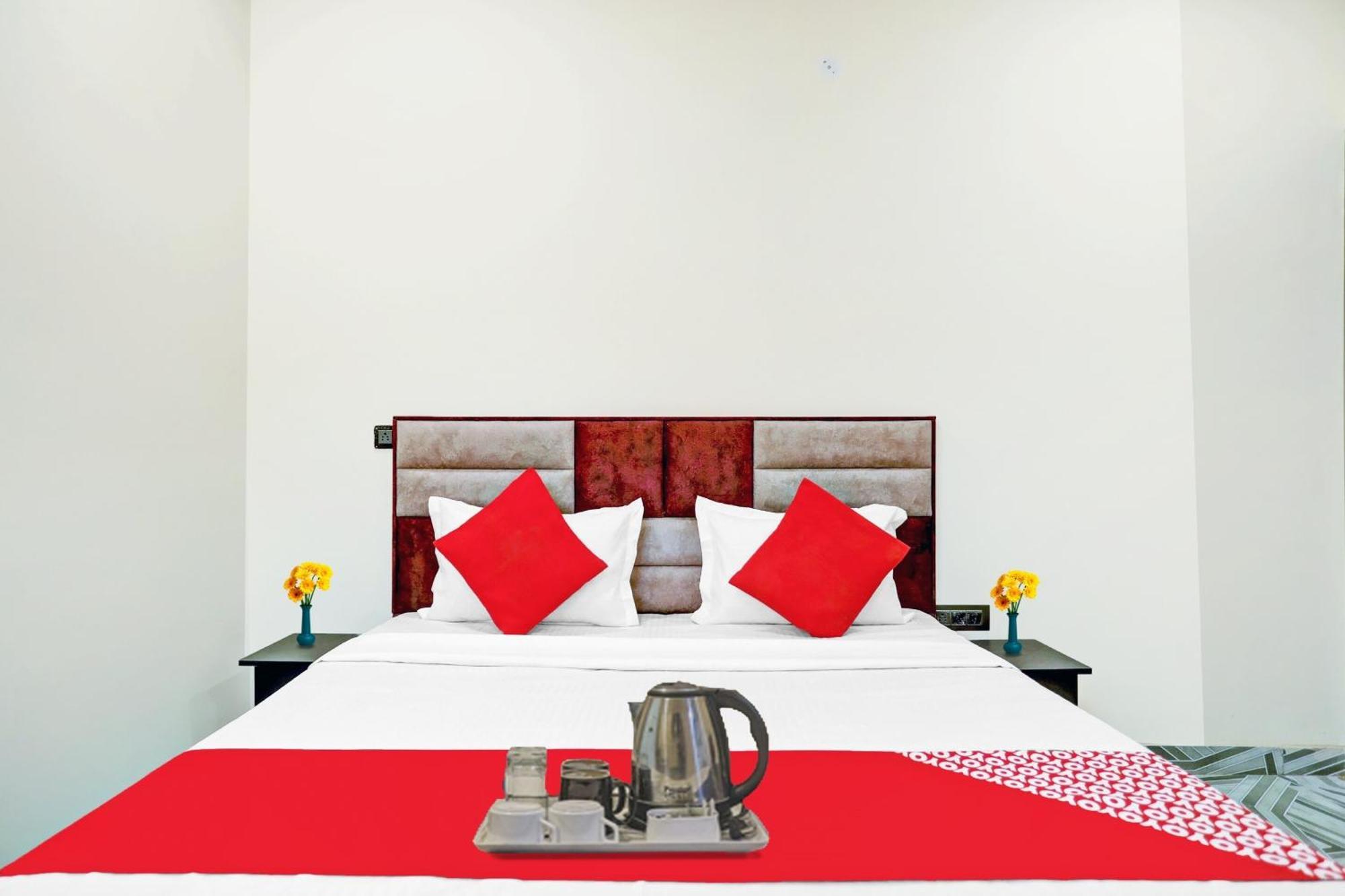 Hotel O Royal Lotus Near Ip Extension Metro Station